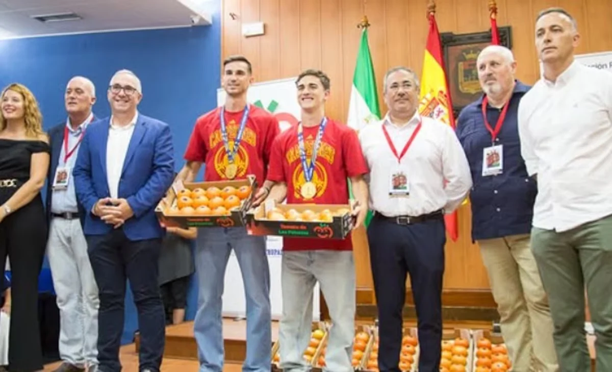Gavi e Fabián Ruiz recebem tomates equivalentes ao peso após título mundial com a Espanha